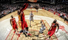 开云体育中国官网-巴雷拉冠军级表现闪耀全场，日本队强势拿下加拿大，展现唯一性足球哲学