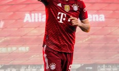 开云足球直播-包含拜仁慕尼黑客场大胜门兴格拉德巴赫，莱万破门的词条