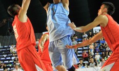 开云足球直播-篮球比赛中球员的身体素质发挥出色的简单介绍