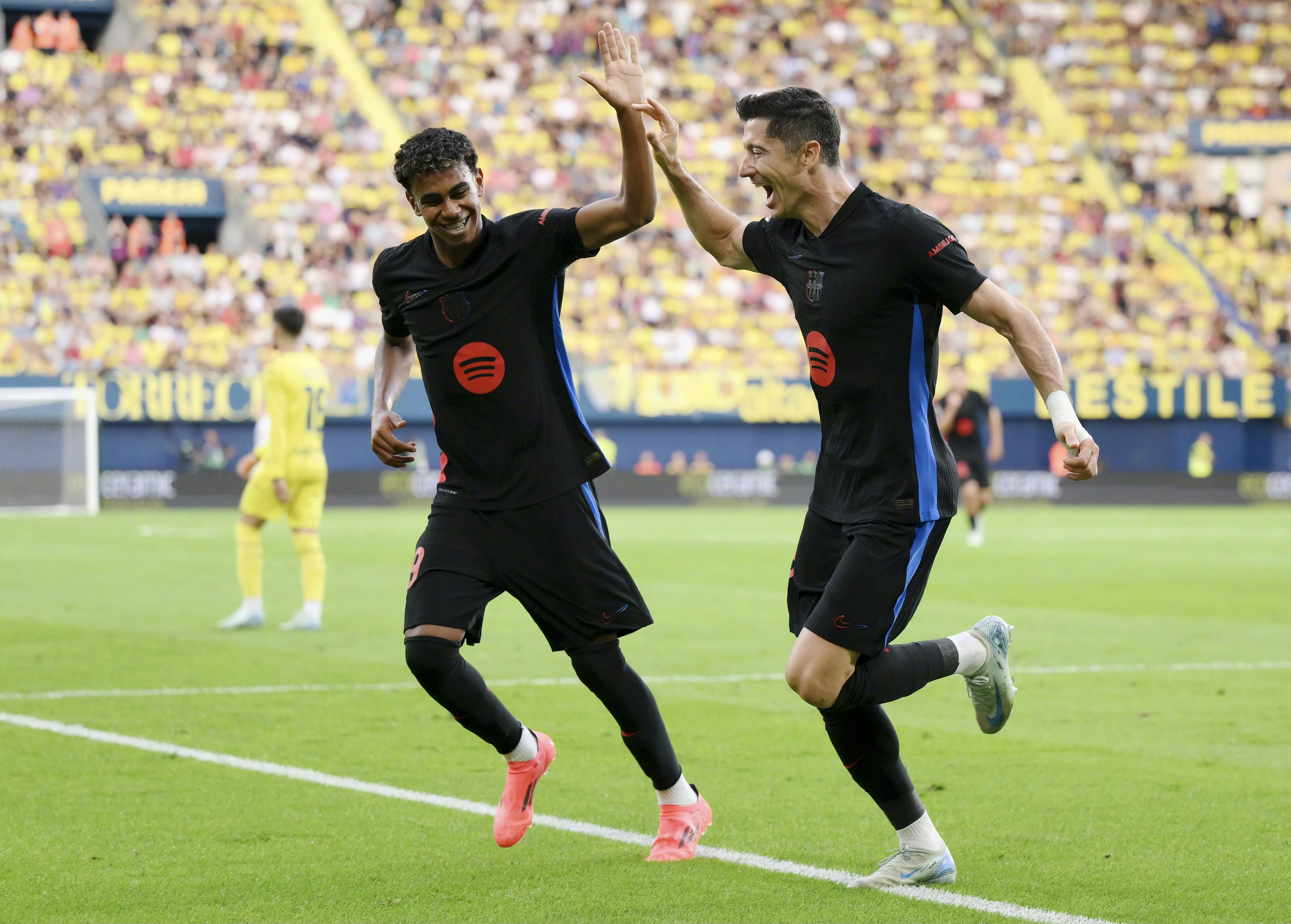 关于重要比赛中球队表现出色,轻松取得胜利的信息 关于重要比赛中球队表现出色,轻松取得胜利的信息