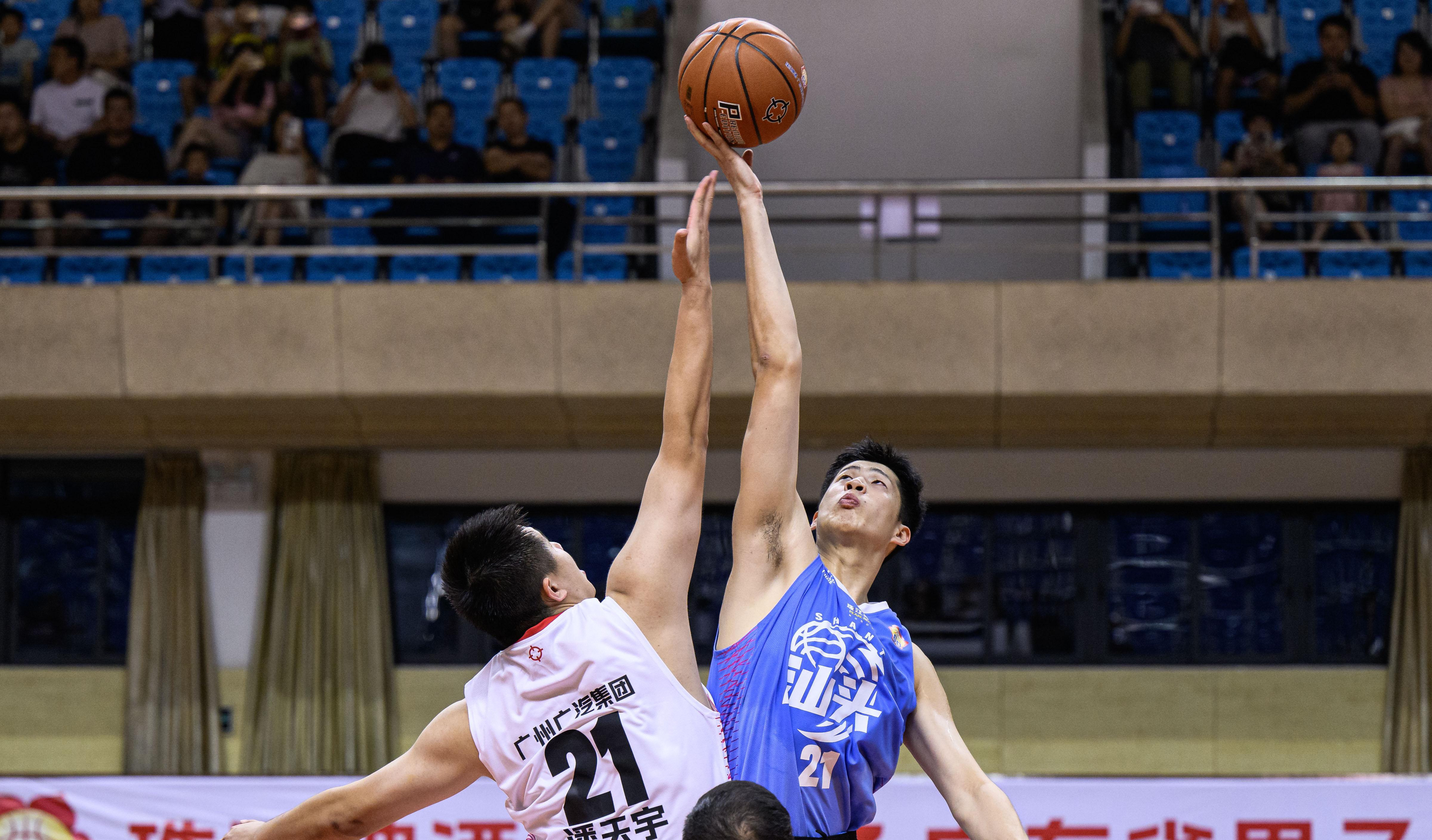 关于重要比赛中球队表现出色,轻松取得胜利的信息 关于重要比赛中球队表现出色,轻松取得胜利的信息