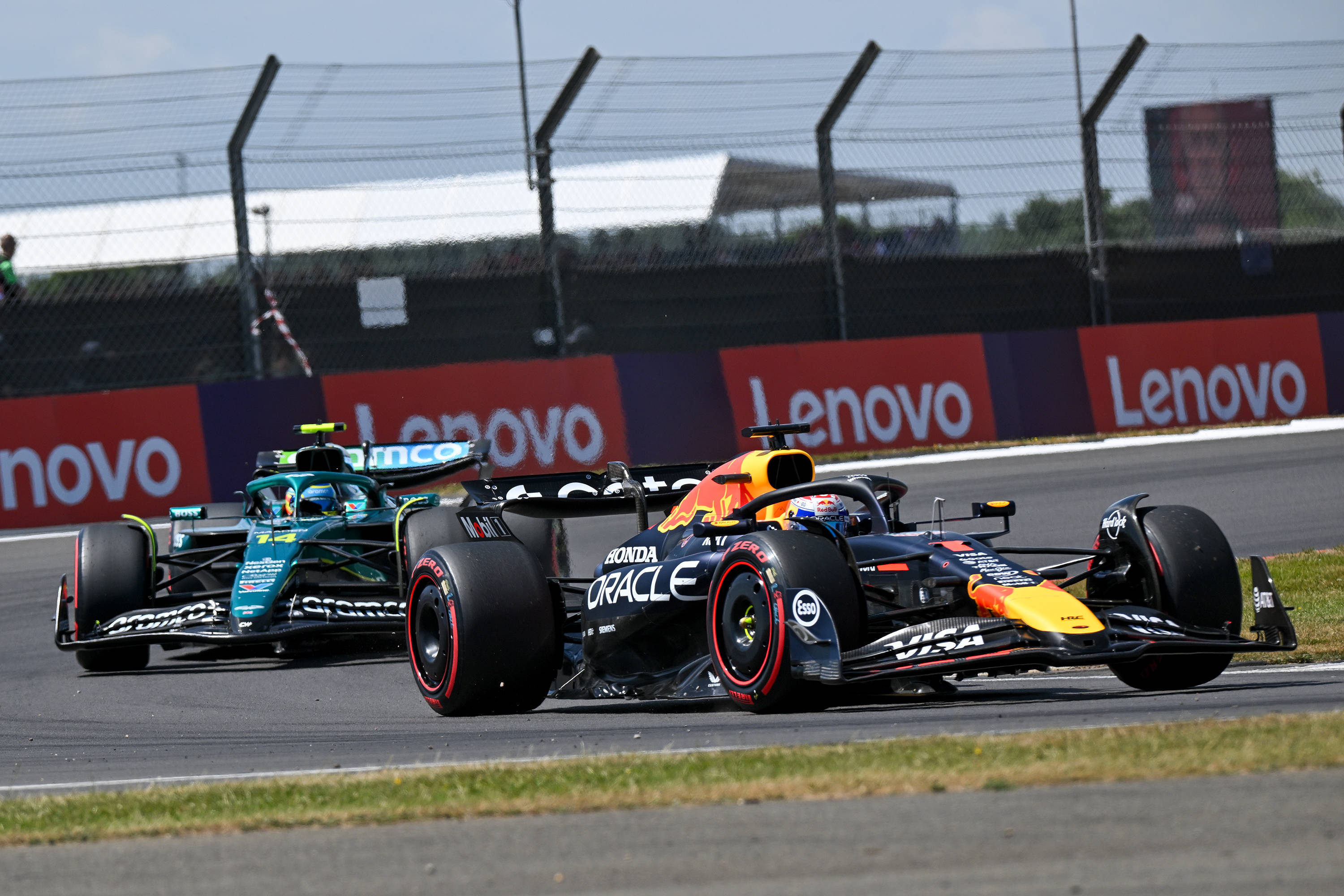 梅赛德斯横扫威廉姆斯,拉塞尔点燃赛场的简单介绍 梅赛德斯横扫威廉姆斯,拉塞尔点燃赛场的简单介绍