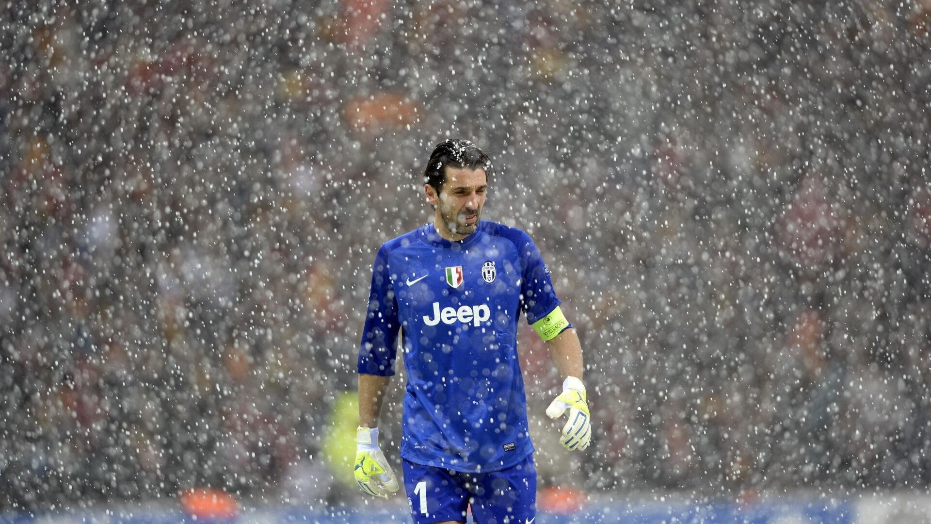 爵士粉碎鹂鹕,F1年度争冠焦点战中的唯一性对决