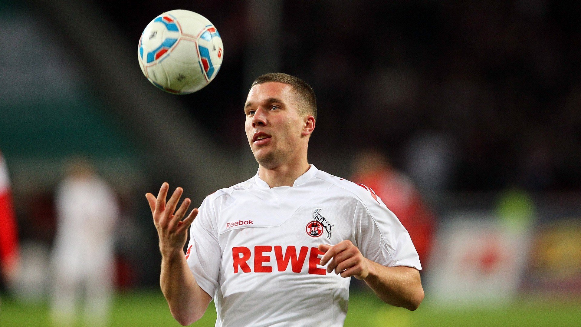 绝境双雄,从威尔士压哨奇迹到萨内欧冠封神